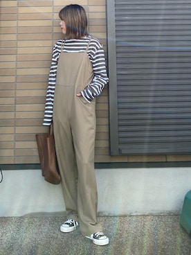 「バスクシャツ」｜「アイテム（オールインワン・サロペット）」を使った、miho🅰ニコさん（レディース・165cm）の秋コーディネート