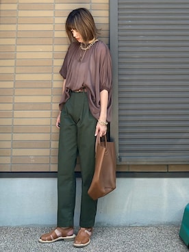 「Birthday room（バースデイルーム）のギャザーシアードルマントップス（シャツ/ブラウス）」を使った、miho🅰ニコさん（レディース・165cm）の夏コーディネート