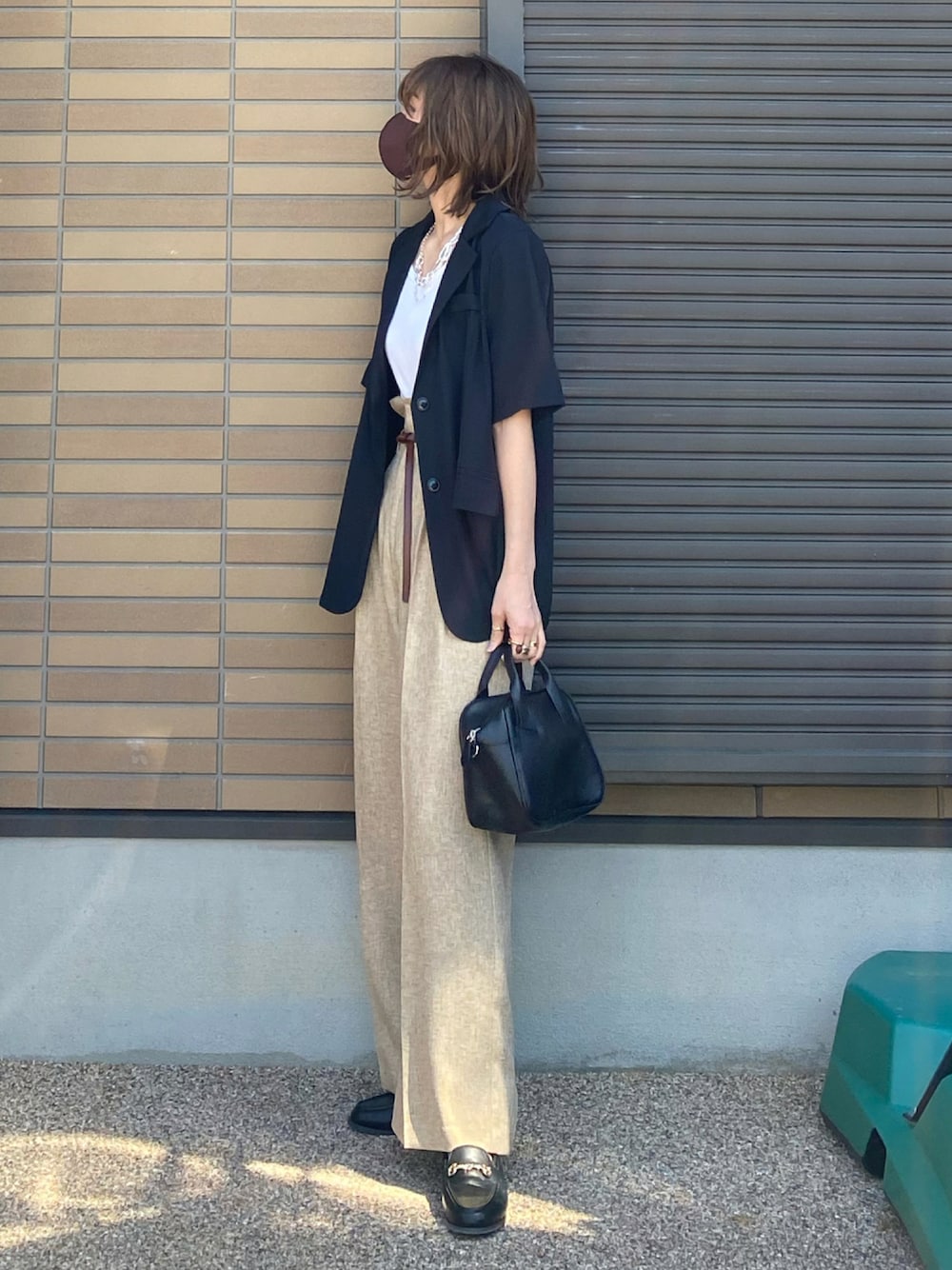「アダルトおカワたん部、ジャケット、ジャケットスタイル、半袖ジャケット、ハイウエスト、ハイウエストパンツ、ローファー、スクエアバッグ、センタープレス、センタープレスパンツ」｜「DIONのアイテム（セットアップ、ブラック系）」を使った、miho🅰ニコさん（レディース・165cm）の夏コーディネートの1枚目の写真