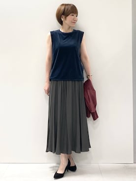 「MK MICHEL KLEIN（エムケーミッシェルクラン）のサテンガウチョパンツ/接触冷感/UVカット/洗える（その他パンツ、グレー系）」を使った、MKミッシェルクランさん（レディース・158cm）の夏コーディネート