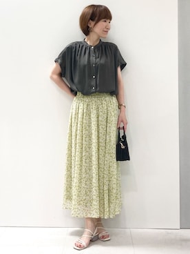 「MK MICHEL KLEIN（エムケーミッシェルクラン）の小花柄シフォンスカート/洗える（スカート、イエロー系）」を使った、MKミッシェルクランさん（レディース・162cm）の春コーディネート