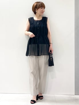 「MK MICHEL KLEIN（エムケーミッシェルクラン）のドライタッチストレッチ テーパードパンツ/イージーケア/洗える（スラックス、ベージュ系）」を使った、MKミッシェルクランさん（レディース・157cm）の夏コーディネート