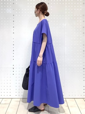「MK MICHEL KLEIN（エムケーミッシェルクラン）の[撥水/UVカット/洗える]ドローコードデザインVネックワンピース（ワンピース、ブルー系）」を使った、MKミッシェルクランさん（レディース・157cm）の夏コーディネート