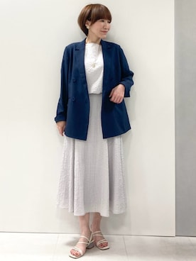 「MK MICHEL KLEIN（エムケーミッシェルクラン）のバイオヴィンテージツイル ダブルブレストジャケット/接触冷感/UVカット/速乾/洗える（テーラードジャケット、ブルー系）」を使った、MKミッシェルクランさん（レディース・162cm）の春コーディネート