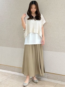 「MK MICHEL KLEIN（エムケーミッシェルクラン）の[洗える]メッシュ編みニットベスト×タンクトップ ツインセット（ニット/セーター、ベージュ系）」を使った、MKミッシェルクランさん（レディース・162cm）の春コーディネート