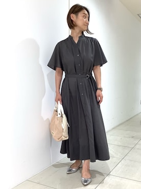 「MK MICHEL KLEIN（エムケーミッシェルクラン）の[洗える]フレアースリーブ ベルト付きワンピース（ワンピース、グレー系）」を使った、MKミッシェルクランさん（レディース・162cm）の春コーディネート
