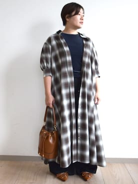 「MK MICHEL KLEIN（エムケーミッシェルクラン）の[洗える]オンブレチェック柄シャツワンピース（シャツワンピース、ブラウン系）」を使った、MKミッシェルクランさん（レディース・163cm）の夏コーディネート