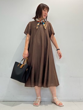 「MK MICHEL KLEIN（エムケーミッシェルクラン）の2wayスクエアトートバッグ（トートバッグ、ブラック系）」を使った、MKミッシェルクランさん（レディース・163cm）の夏コーディネート