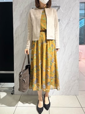 「アイテム（スカート、イエロー系）」を使った、MKミッシェルクランさん（レディース・164cm）の秋コーディネート