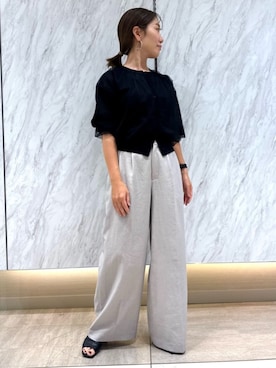 「MK MICHEL KLEIN（エムケーミッシェルクラン）のバイオヴィンテージツイル ワイドストレートパンツ/接触冷感/UVカット/速乾/洗える（スラックス、ベージュ系）」を使った、MKミッシェルクランさん（レディース・162cm）の春コーディネート