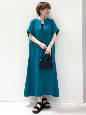 「MK MICHEL KLEIN（エムケーミッシェルクラン）の[洗える]深V開きサックワンピース（ワンピース、グリーン系）」を使った、MKミッシェルクランさん（レディース・157cm）の夏コーディネート