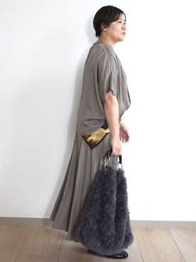 「MK MICHEL KLEIN（エムケーミッシェルクラン）の[瞬美シリーズ/UVカット/接触冷感/洗える]サテンガウチョパンツ（その他パンツ、グリーン系）」を使った、MKミッシェルクランさん（レディース・163cm）の夏コーディネート