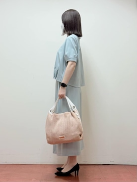 「MK MICHEL KLEIN（エムケーミッシェルクラン）のサイドファスナーメッシュデザイントートバッグ（トートバッグ、ベージュ系）」を使った、MKミッシェルクランさん（レディース・157cm）の夏コーディネート