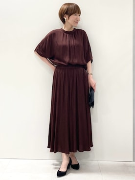 「MK MICHEL KLEIN（エムケーミッシェルクラン）の[UVカット/接触冷感/洗える]五分袖ドルマンスリーブサテンブラウス（シャツ/ブラウス、ブラウン系）」を使った、MKミッシェルクランさん（レディース・163cm）の夏コーディネート