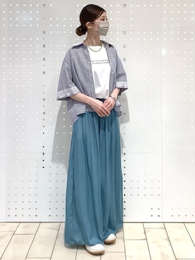 「MK MICHEL KLEIN（エムケーミッシェルクラン）の[瞬美シリーズ/UVカット/接触冷感/洗える]サテンワイドパンツ（その他パンツ、ブルー系）」を使った、MKミッシェルクランさん（レディース・157cm）の夏コーディネート