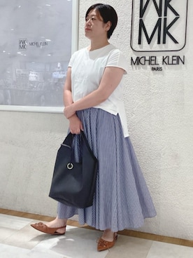 「MK MICHEL KLEIN（エムケーミッシェルクラン）の[A4収納可]リングチャーム付きトートバッグ（トートバッグ、ブラック系）」を使った、MKミッシェルクランさん（レディース・157cm）の夏コーディネート