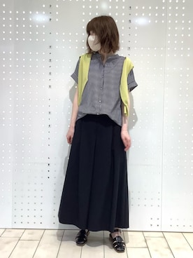 「MK MICHEL KLEIN（エムケーミッシェルクラン）の[瞬美シリーズ/UVカット/接触冷感/速乾/洗える]トリコット ワイドクロップドパンツ（スラックス、ブラック系）」を使った、MKミッシェルクランさん（レディース・157cm）の夏コーディネート
