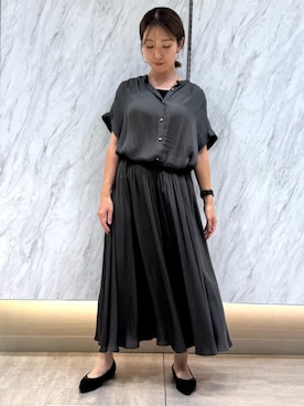 「MK MICHEL KLEIN（エムケーミッシェルクラン）のサテンガウチョパンツ/接触冷感/UVカット/洗える（その他パンツ、グレー系）」を使った、MKミッシェルクランさん（レディース・163cm）の夏コーディネート
