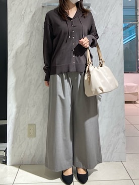 「MK MICHEL KLEIN（エムケーミッシェルクラン）の[洗える]ストレートワイドパンツ(チェック・無地)（スラックス、グレー系）」を使った、MKミッシェルクランさん（レディース・153cm）の秋コーディネート