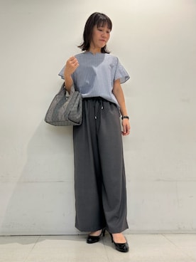 「MK MICHEL KLEIN（エムケーミッシェルクラン）の[接触冷感/通気性/透湿性/洗える]ストライプ柄フレアースリーブブラウス（シャツ/ブラウス、ブルー系）」を使った、MKミッシェルクランさん（レディース・163cm）の夏コーディネート