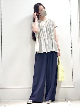 「MK MICHEL KLEIN（エムケーミッシェルクラン）の[接触冷感/洗える]リラクシーワイドパンツ（スラックス、ブルー系）」を使った、MKミッシェルクランさん（レディース・163cm）の夏コーディネート