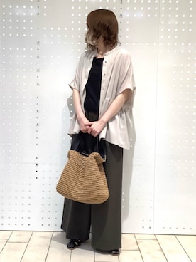 「MK MICHEL KLEIN（エムケーミッシェルクラン）のバンドカラーブラウス/接触冷感/UVカット/防シワ/通気性/洗える（シャツ/ブラウス、ベージュ系）」を使った、MKミッシェルクランさん（レディース・162cm）の春コーディネート