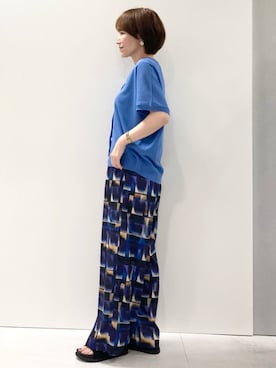 「MK MICHEL KLEIN（エムケーミッシェルクラン）の[接触冷感/洗える]アートプリント ワイドパンツ（その他パンツ、ブルー系）」を使った、MKミッシェルクランさん（レディース・163cm）の夏コーディネート