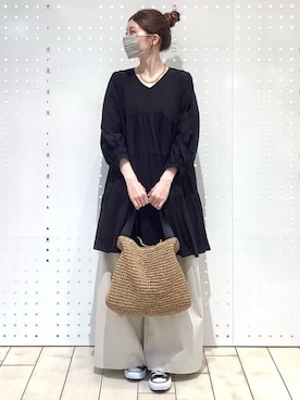 「MK MICHEL KLEIN（エムケーミッシェルクラン）のストレッチツイル プルオンワイドパンツ/撥水/洗える（その他パンツ、ベージュ系）」を使った、MKミッシェルクランさん（レディース・162cm）の春コーディネート