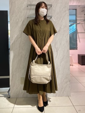 「MK MICHEL KLEIN（エムケーミッシェルクラン）の[2WAY]パンチングデザイン変形ミニトートバッグ（トートバッグ、グレー系）」を使った、MKミッシェルクランさん（レディース・162cm）の春コーディネート
