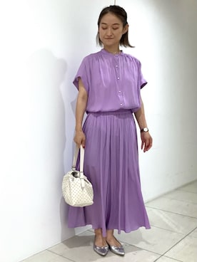 「MK MICHEL KLEIN（エムケーミッシェルクラン）のスタッズデザイン巾着風2wayバッグ（ショルダーバッグ、ホワイト系）」を使った、MKミッシェルクランさん（レディース・157cm）の夏コーディネート