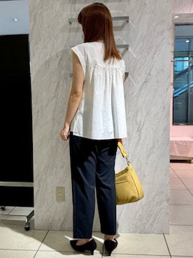 「MK MICHEL KLEIN（エムケーミッシェルクラン）のドライタッチストレッチ テーパードパンツ/イージーケア/洗える（スラックス、ブルー系）」を使った、MKミッシェルクランさん（レディース・157cm）の夏コーディネート