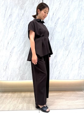 「MK MICHEL KLEIN（エムケーミッシェルクラン）の[洗える]リネンライクストレッチ ウエストタックデザイン衿付きブラウス（シャツ/ブラウス、ブラウン系）」を使った、MKミッシェルクランさん（レディース・162cm）の春コーディネート