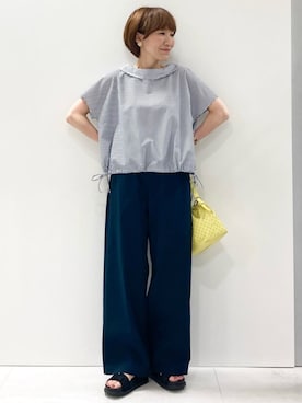 「MK MICHEL KLEIN（エムケーミッシェルクラン）のコットンライクストレッチワイドパンツ/抗ピリング/洗える（スラックス、ブルー系）」を使った、MKミッシェルクランさん（レディース・157cm）の夏コーディネート