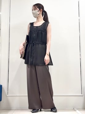 「MK MICHEL KLEIN（エムケーミッシェルクラン）の[洗える]スクエアネックシアーブラウス（シャツ/ブラウス、ブラック系）」を使った、MKミッシェルクランさん（レディース・163cm）の夏コーディネート