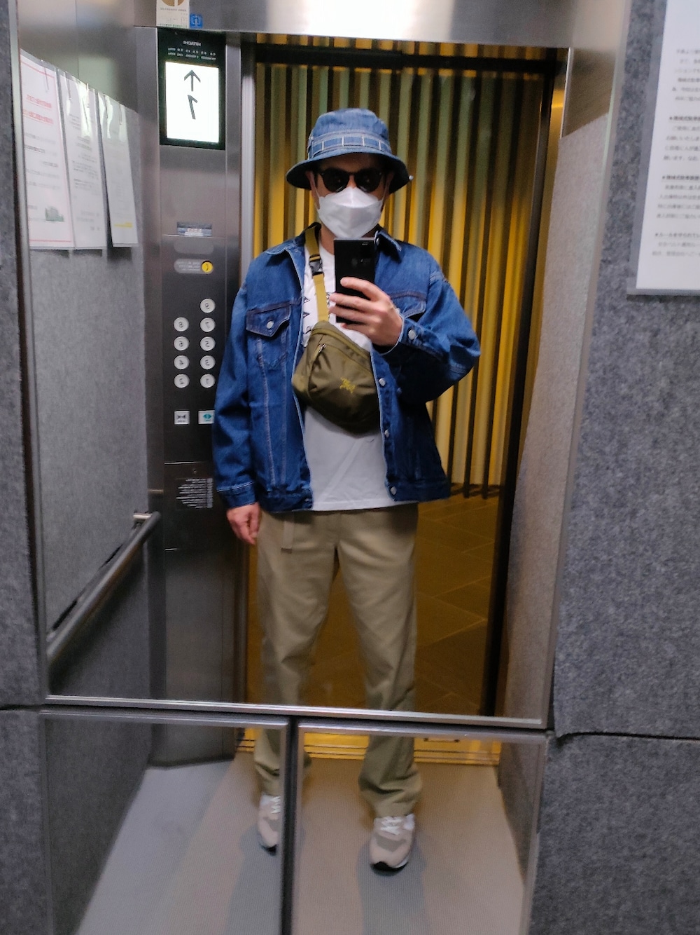 「休日スタイル、シンプル、カジュアル、休日コーデ、オーバーサイズ、ビッグシルエット、スニーカー、おしゃれさんと繋がりたい、はじめましてコーデ、古着、スケータースタイル、サーフ、スノーボード、春コーデ、ストリートコーデ」｜「NEW ERAのアイテム（ハット、ブルー系）」を使った、KeRaMuoさん（メンズ・181cm）の春コーディネートの1枚目の写真