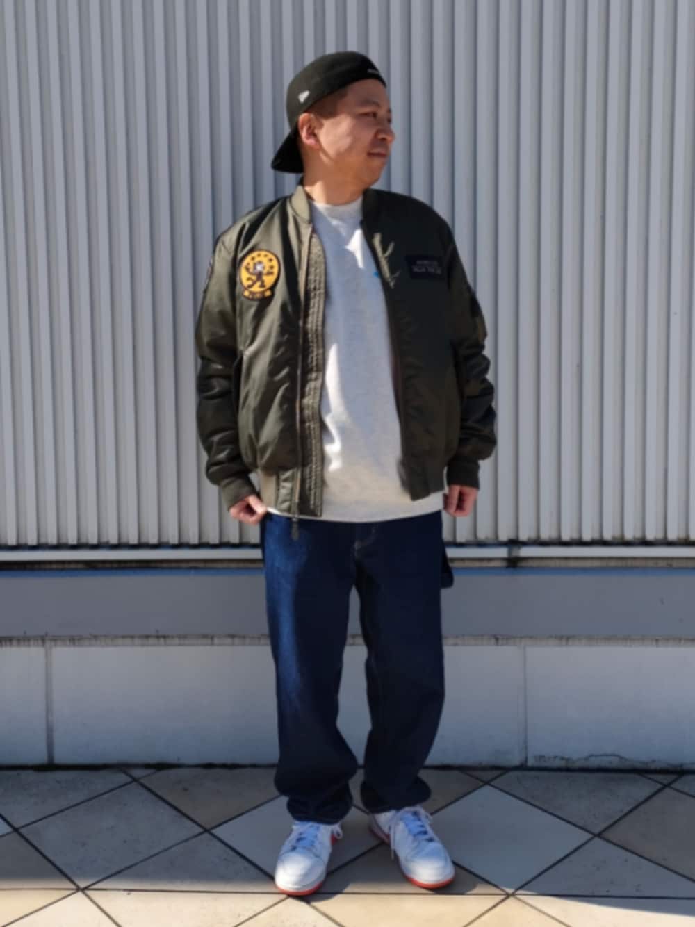 「デニム、ミリタリー、MA-1、キャップ、AVIREX、ootd、メンズファッション、今日のコーデ、AVIREXBelle、真冬のあったかスタイル」｜「AVIREXの【×NEW ERA/ニューエラ】ロウ プロファイル 59フィフティ / LOW PROFILE 59FIFTY "AC"/ アヴィレックス / AVIREX（キャップ、ブラック系）」を使った、SUGAYA！さん（メンズ・164cm）の冬コーディネートの1枚目の写真