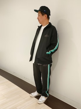 「AVIREX（アヴィレックス）のアイテム（ジャージ）」を使った、SUGAYA！さん（メンズ・164cm）の冬コーディネート