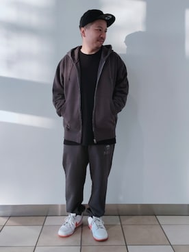 「AVIREX（アヴィレックス）のアイテム（スウェットパンツ）」を使った、SUGAYA！さん（メンズ・164cm）の秋コーディネート