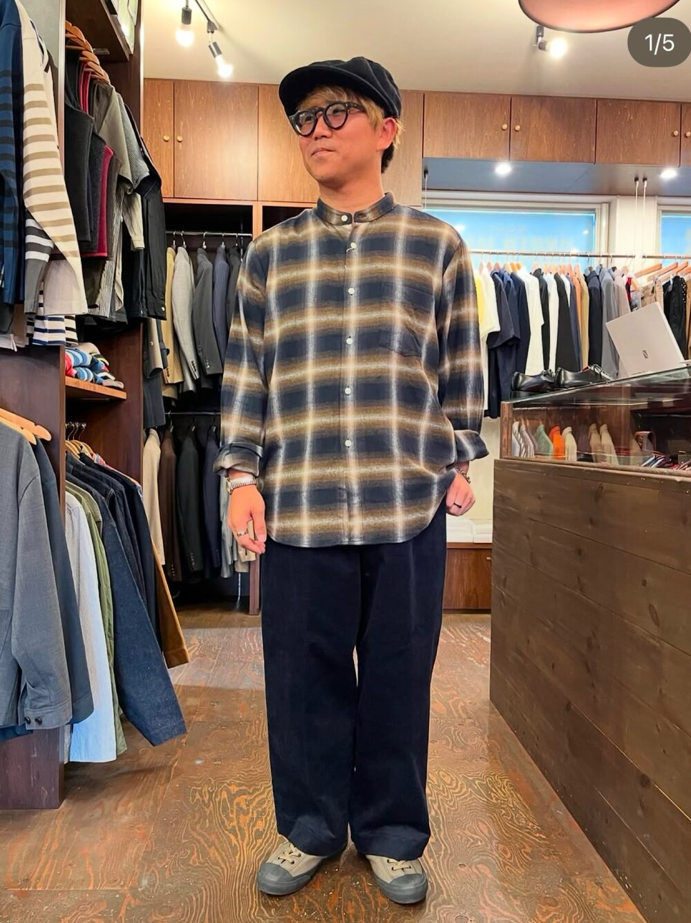 「THE H.W. DOG & CO. のアイテム（ハンチング/ベレー帽、ブラック系）」を使った、SLOW JAM平沼さん（メンズ・165cm）の冬コーディネートの1枚目の写真