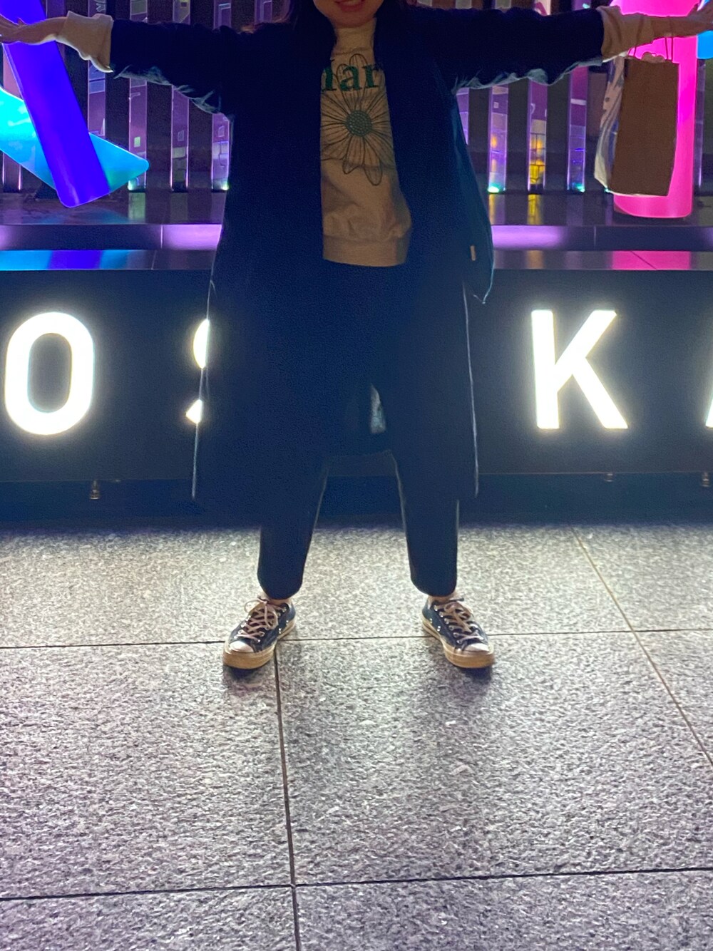「冬コーデ、シンプル、オーバーサイズ、マイベストコーデ2021、韓国ファッション、韓国好きな人と繋がりたい、CONVERSE1970、Chuck Taylor、スウェット、カジュアルコーデ」｜「DIARIESのアイテム（トレンチコート、ブラック系）」を使った、minju🐷さん（レディース・157cm）の冬コーディネートの1枚目の写真