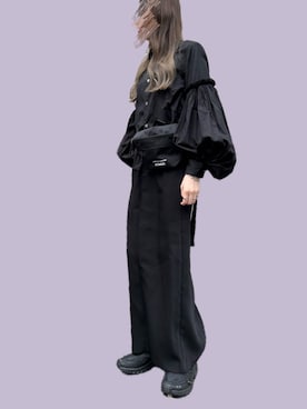 「アイテム（ボディバッグ/ウエストポーチ）」を使った、𝓡𝓲.さん（レディース・163cm）の秋コーディネート