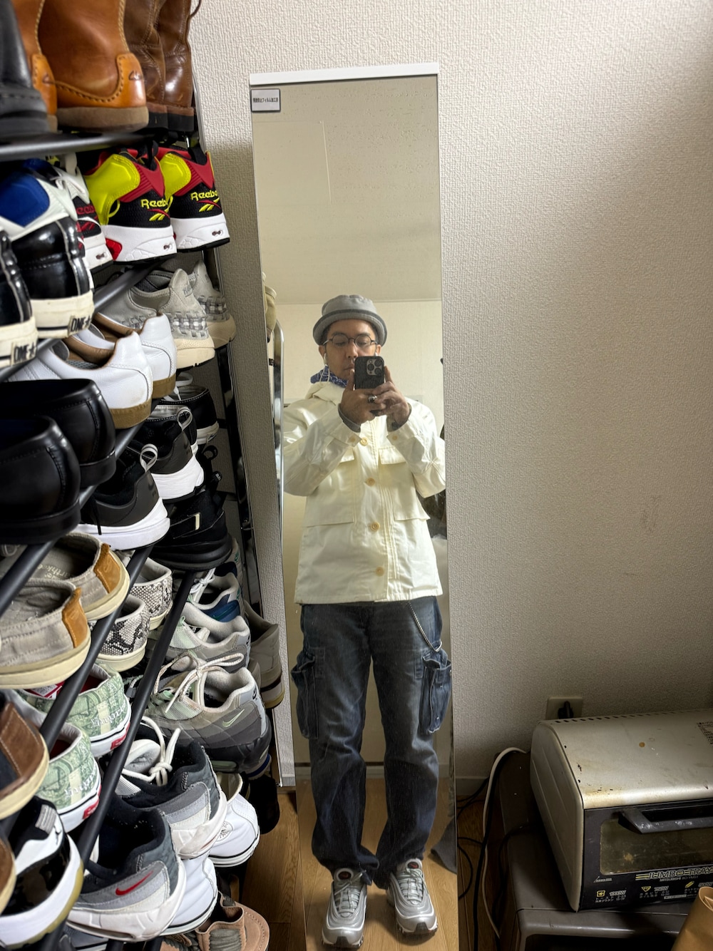 「冬アウター」｜「NIKEのアイテム（スニーカー、シルバー系）」を使った、sockさん（メンズ・169cm）の秋コーディネートの1枚目の写真