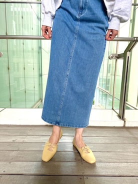 「アイテム（シューズ、イエロー系）」を使った、あしながおじさんさん（レディース・155cm）の春コーディネート