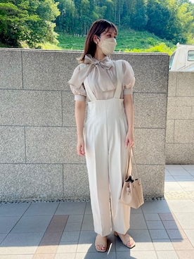 「LOWRYS FARM（ローリーズファーム）のアイテム（サロペット/オーバーオール、ベージュ系）」を使った、kumingさん（レディース・163cm）の夏コーディネート