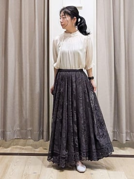 「couture brooch（クチュールブローチ）の【SS～LLサイズ・二の腕カバー・通勤】RTピケシャーリングブラウス（シャツ/ブラウス、ホワイト系）」を使った、sachiさん（レディース・152cm）の春コーディネート