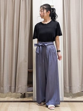 「couture brooch（クチュールブローチ）の【手洗い可能・UV・アンチピリング・接触冷感・二の腕カバー】透かし袖ニットトップス（ニット/セーター、ブラック系）」を使った、sachiさん（レディース・152cm）の春コーディネート