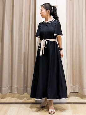 「couture brooch（クチュールブローチ）の【配色・きれいめ・通勤】タックプリーツ配色ワンピース（ワンピース、ブルー系）」を使った、sachiさん（レディース・152cm）の夏コーディネート