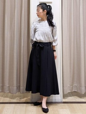 「couture brooch（クチュールブローチ）の【通勤・大人可愛い】シャーリングギャザーブラウス（シャツ/ブラウス、グレー系）」を使った、sachiさん（レディース・152cm）の春コーディネート