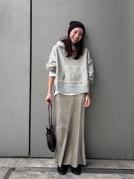 「アイテム（パーカー）」を使った、庄司　未菜美さん（レディース・159cm）の秋コーディネート