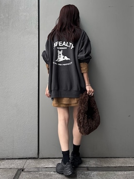 「アイテム（スウェット）」を使った、庄司　未菜美さん（レディース・159cm）の秋コーディネート